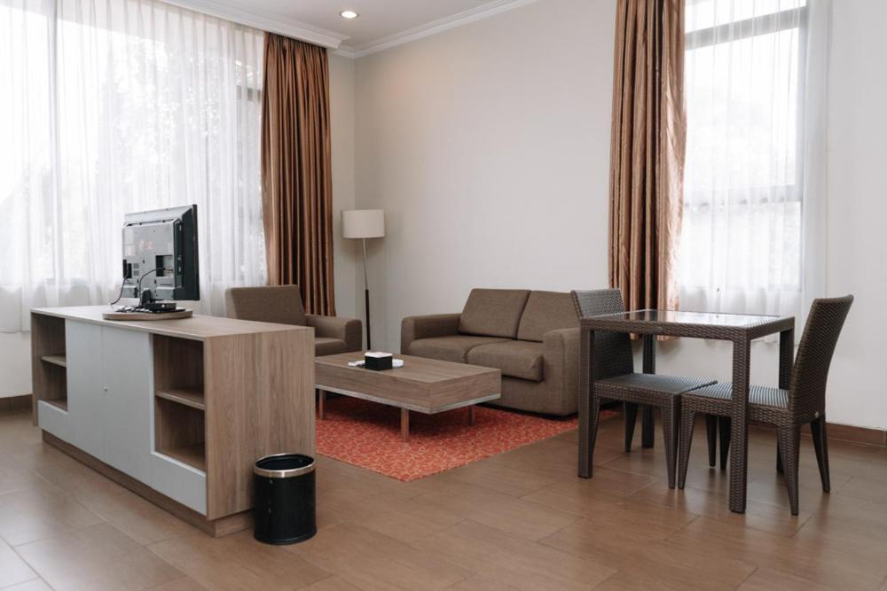 Anugrah Hotel Sukabumi Eksteriør bilde